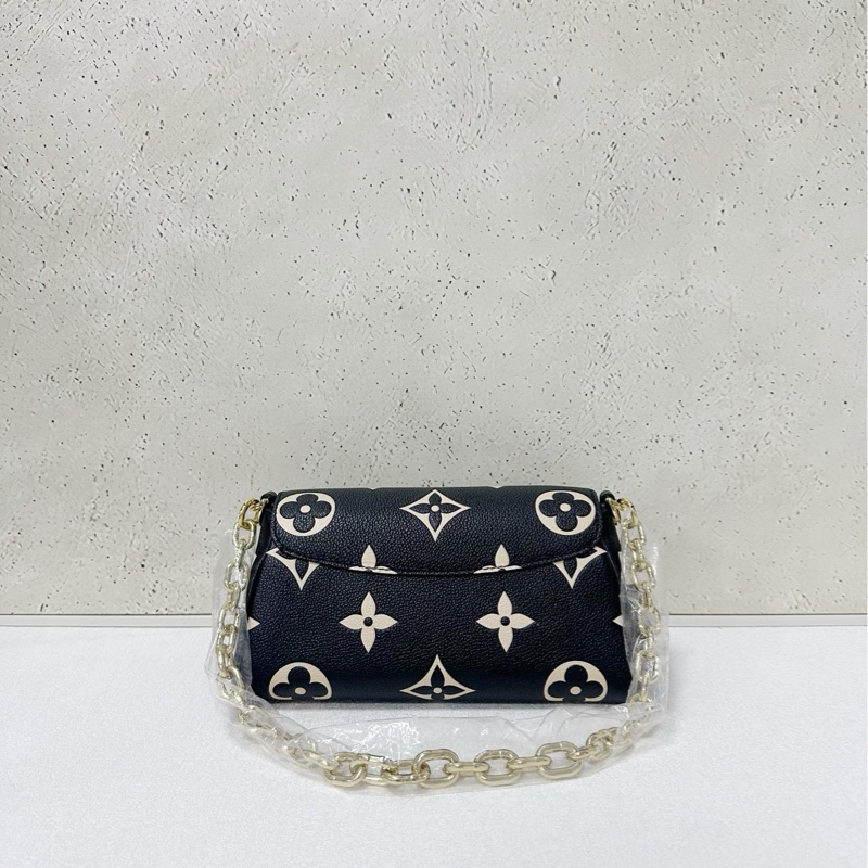 Lv favorite 黑色全皮白花 雲朵包-1