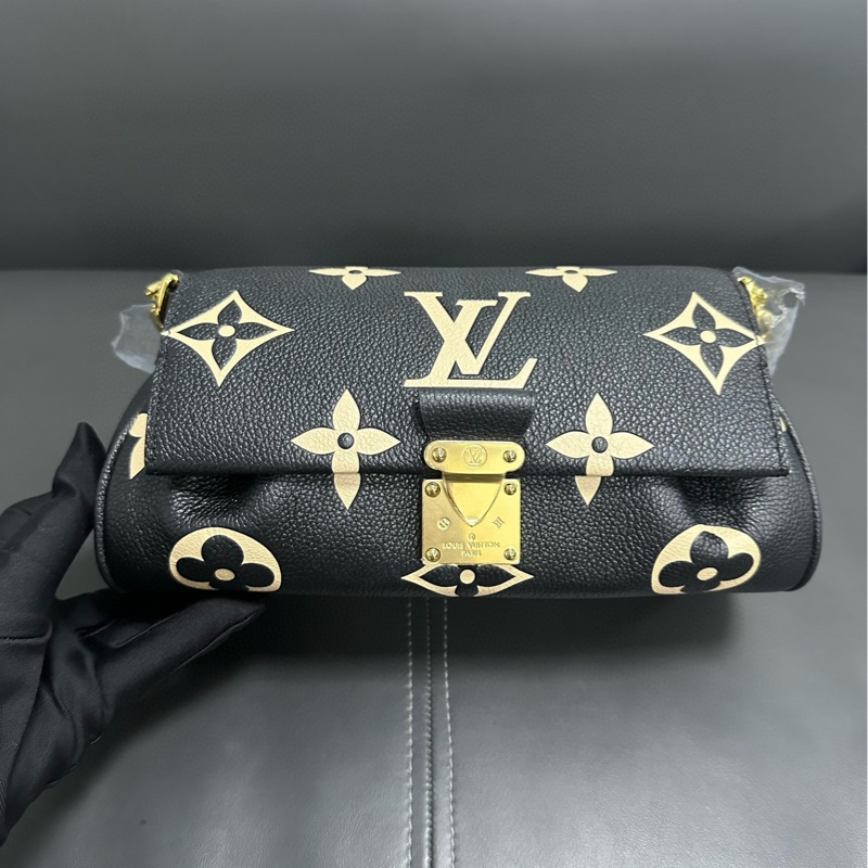 Lv favorite 黑色全皮白花 雲朵包-7