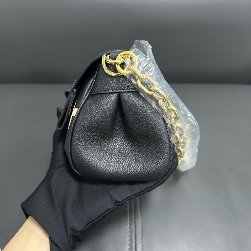 Lv favorite 黑色全皮白花 雲朵包-10