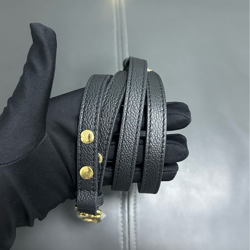 Lv favorite 黑色全皮白花 雲朵包-22