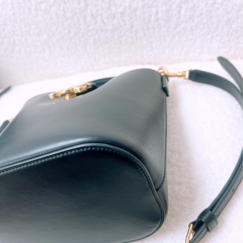 Celine louise 凱旋門黑色水桶包小號-3