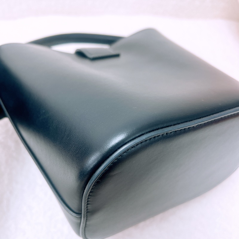 Celine louise 凱旋門黑色水桶包小號-9