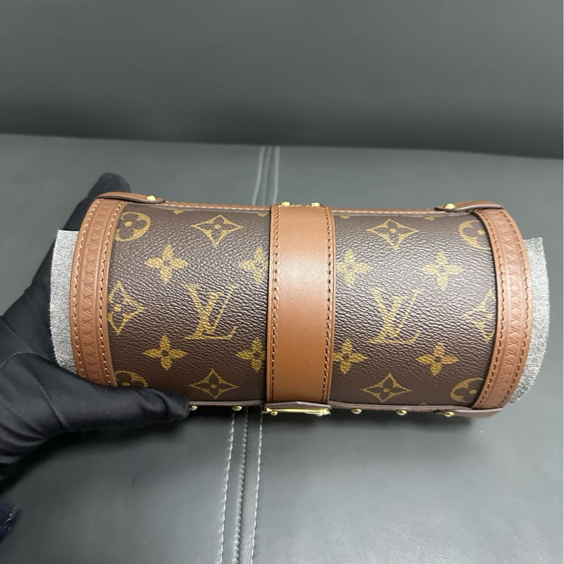 Lv papillon trunk 老花巴比龍圓筒包-14
