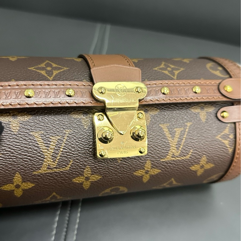 Lv papillon trunk 老花巴比龍圓筒包-15