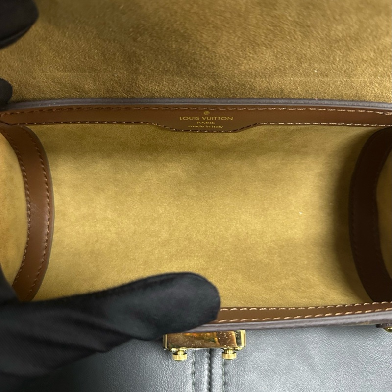 Lv papillon trunk 老花巴比龍圓筒包-18