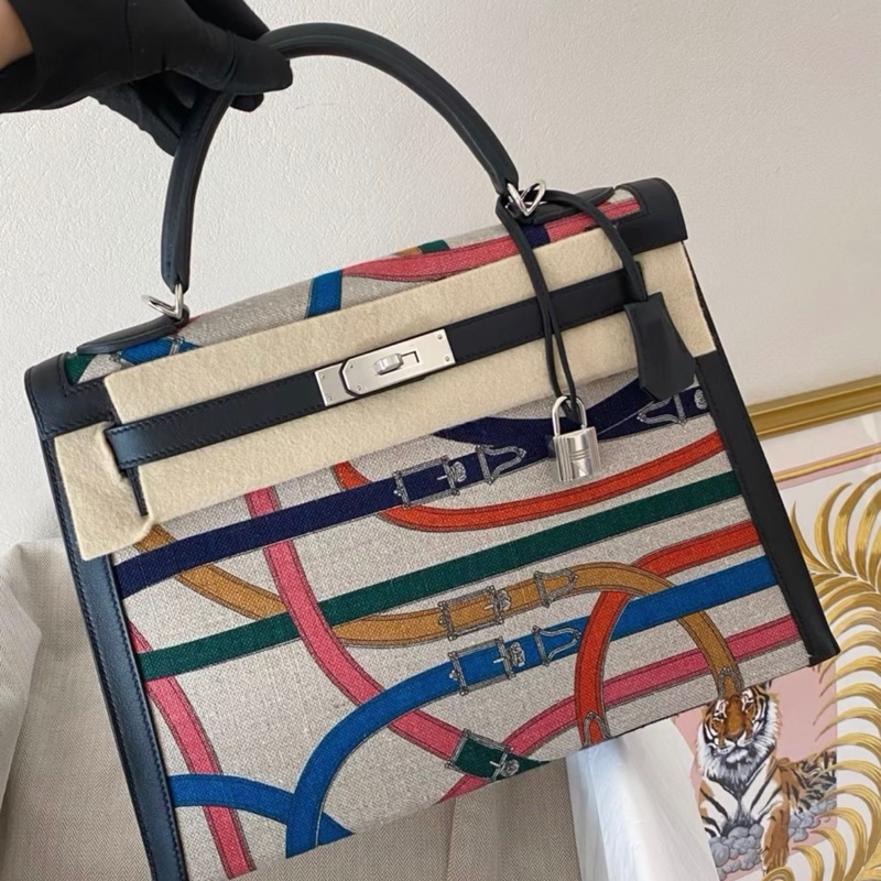 愛馬仕Kelly 32 限量款卡瓦爾卡多 黑銀 帶膜擱置品-3