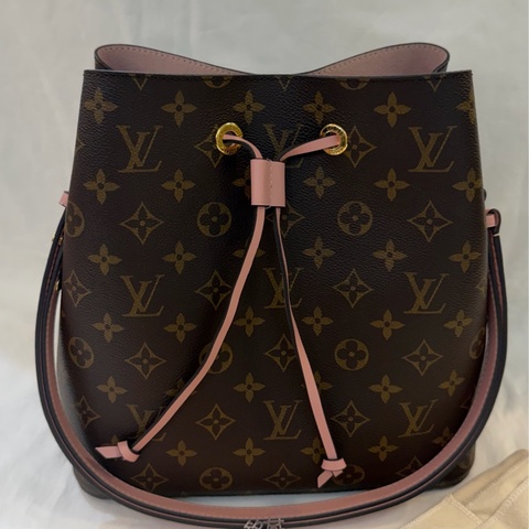 L V粉色/原花水桶包