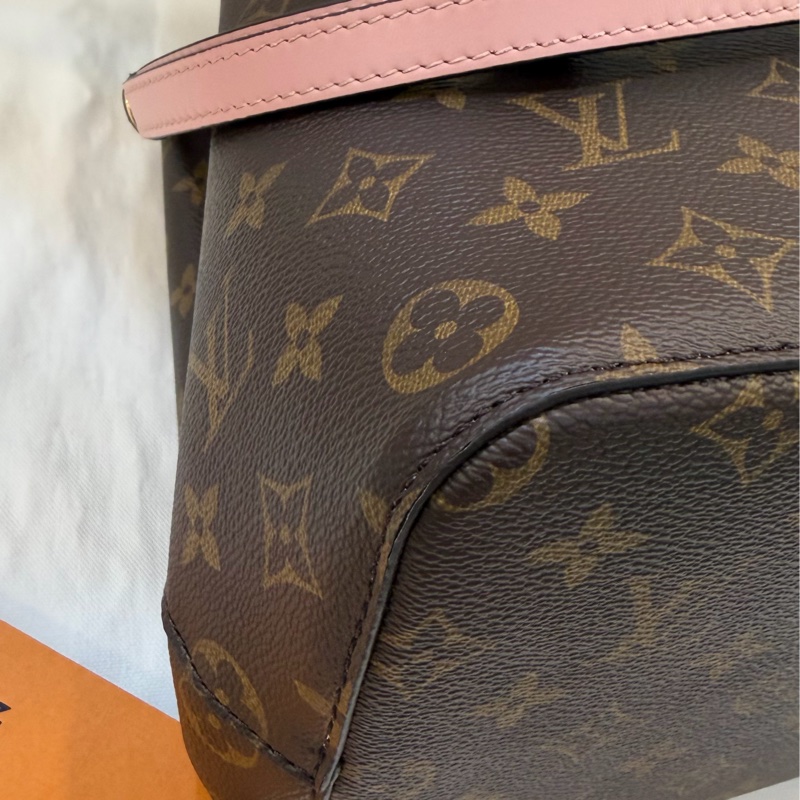 L V粉色/原花水桶包-9