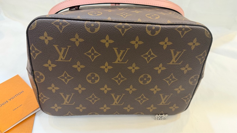 L V粉色/原花水桶包-14