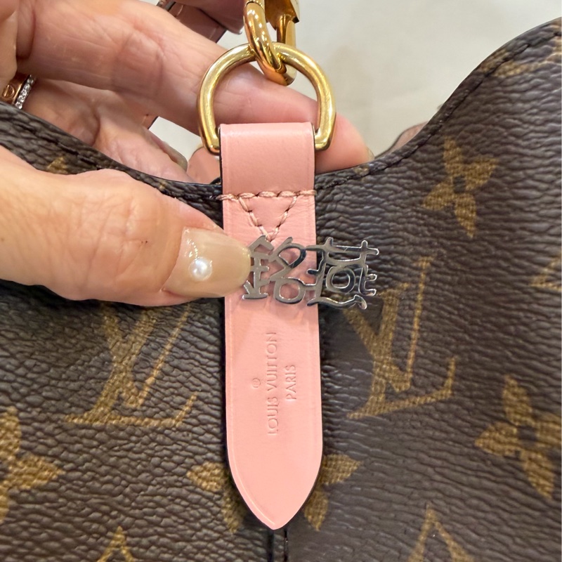 L V粉色/原花水桶包-16