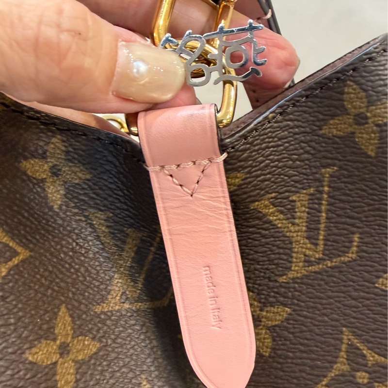 L V粉色/原花水桶包-21