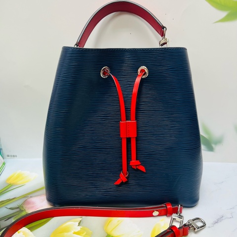 lv水波紋水桶包晶片款