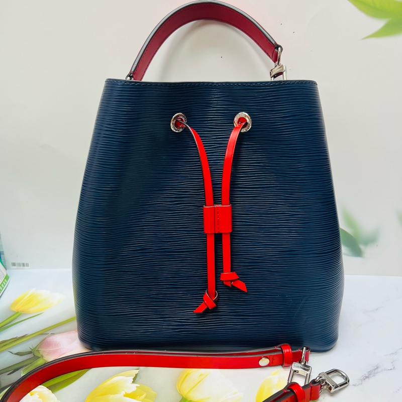 lv水波紋水桶包晶片款-0