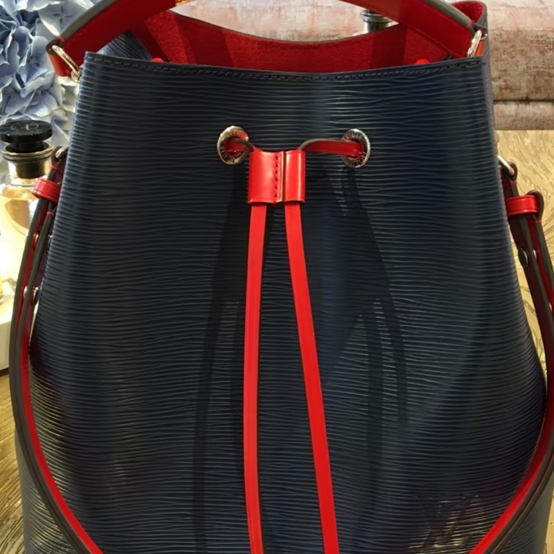 lv水波紋水桶包晶片款-9