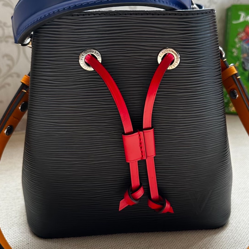 lv水波紋水桶包晶片款-10