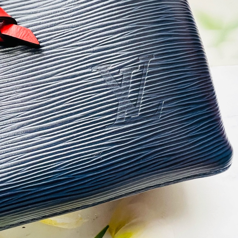 lv水波紋水桶包晶片款-16