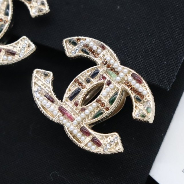 【聖誕好禮🎁稀有美品】Chanel 香奈兒 CC 紅綠色 淡金 琺瑯 珍珠 毛呢效果 多色 水鑽 耳夾-0