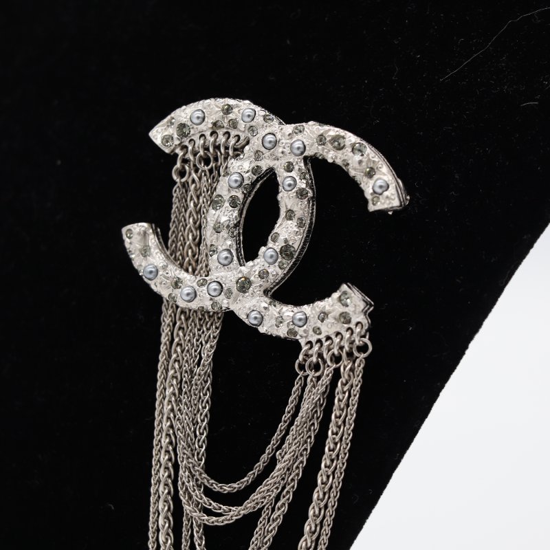【聖誕好禮🎁稀有美品】Chanel 經典雙C 水鑽 熔岩系列 超級重工 珍珠 銀色 流蘇 胸針-1