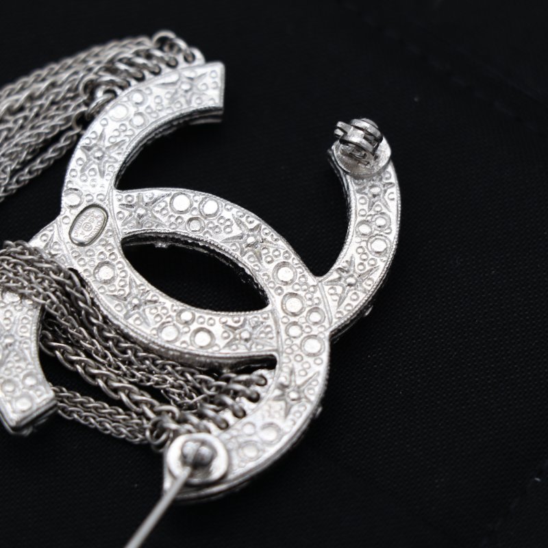 【聖誕好禮🎁稀有美品】Chanel 經典雙C 水鑽 熔岩系列 超級重工 珍珠 銀色 流蘇 胸針-4