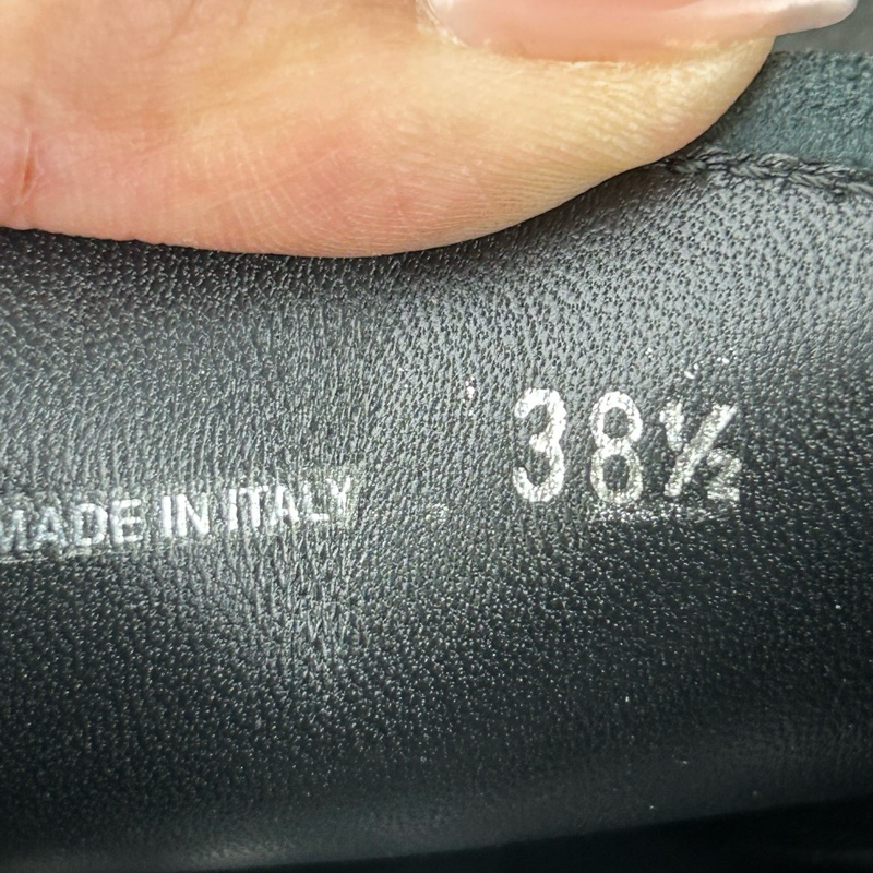 99新，未使用過Prada普拉達黑色漆皮氣墊鞋 尺碼:38.5 黑色漆皮設計-5