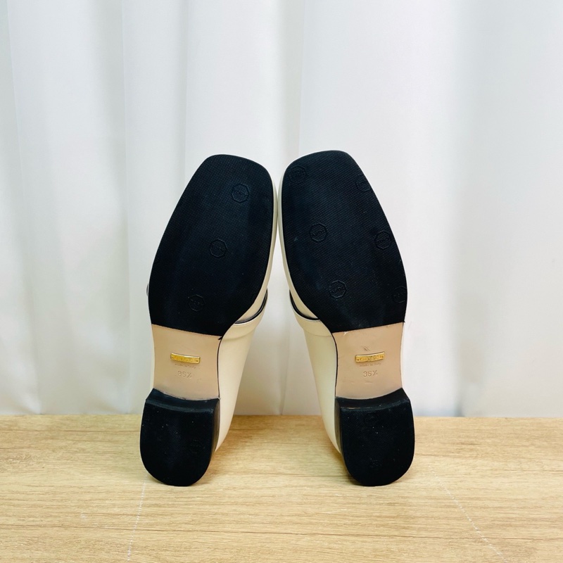 Gucci 97新 白色樂福鞋 36碼 經典雙G金扣設計。鞋面優質牛皮，內里舒適，方頭方跟，百搭款式-3