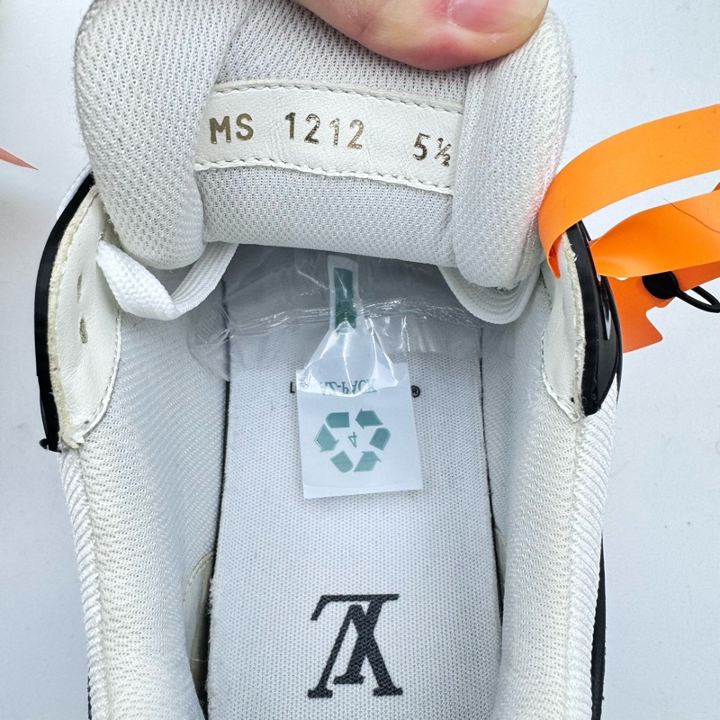 LV/5.5碼39碼/黑白牛仔trainer/99新/vv1778-6