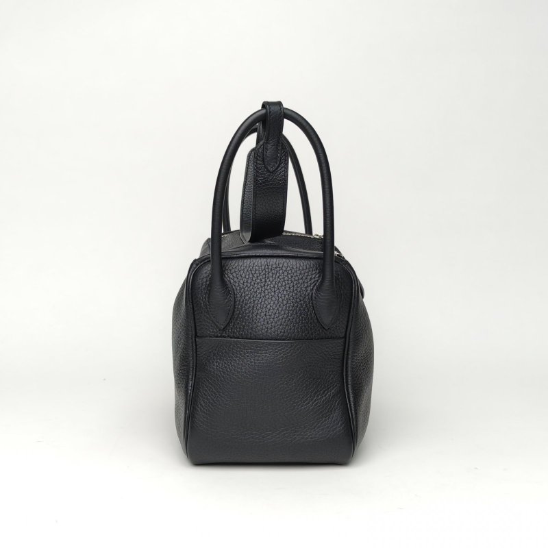HERMES Lindy3089黑色TC皮X刻銀扣肩背包-3