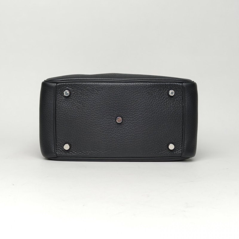 HERMES Lindy3089黑色TC皮X刻銀扣肩背包-4