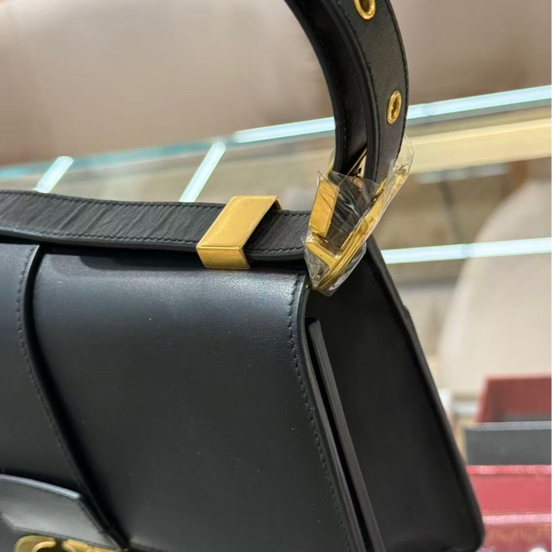 Dior • 蒙田Montaigne 30 黑金牛皮 中號-5