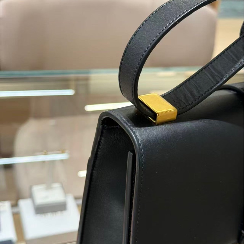Dior • 蒙田Montaigne 30 黑金牛皮 中號-6