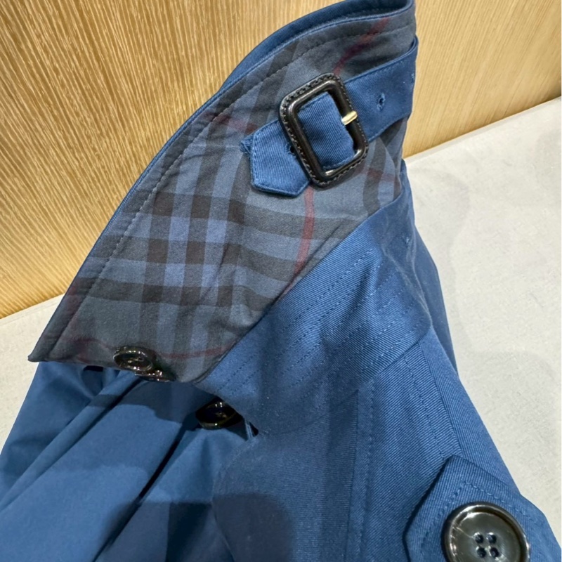 Burberry深藍色經典風衣-5