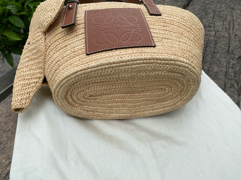 全新LOEWE草編大象包小號-3