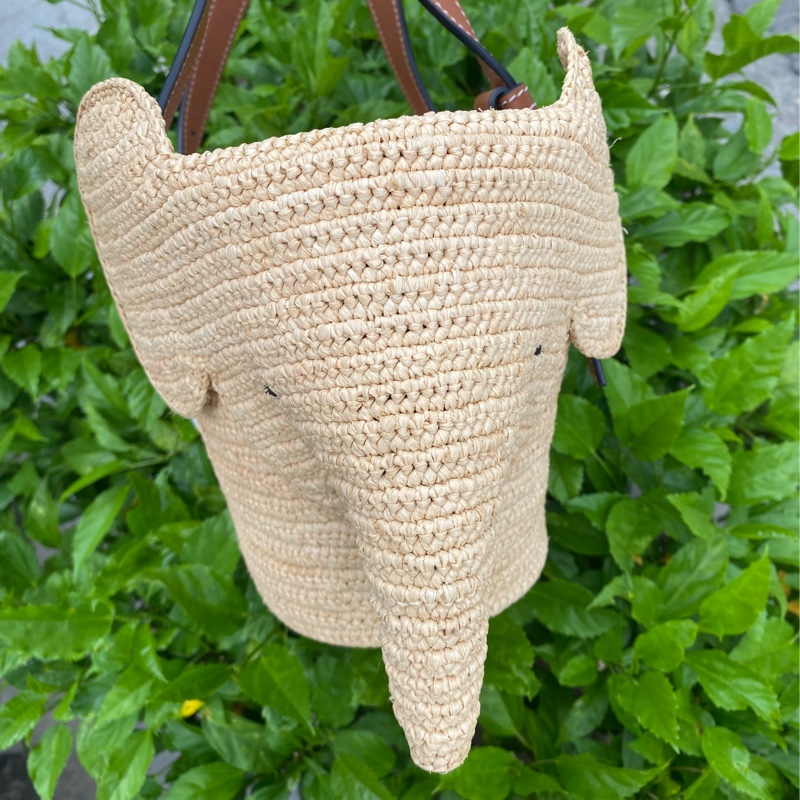 全新LOEWE草編大象包小號-10