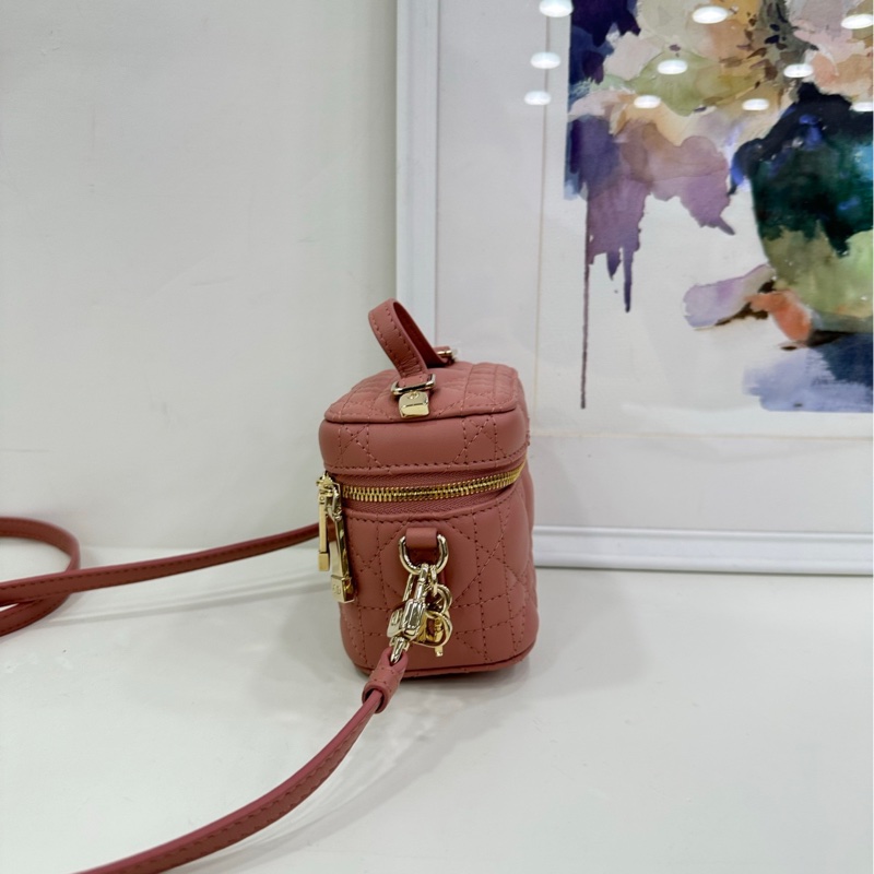 DIOR 迪奧 Lady Dior Vanity藤格紋金色拉鍊羊皮粉色盒子包 21年 99新 近閒置-4