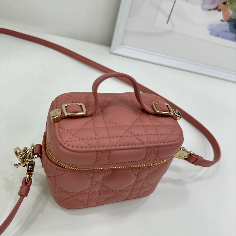 DIOR 迪奧 Lady Dior Vanity藤格紋金色拉鍊羊皮粉色盒子包 21年 99新 近閒置-7
