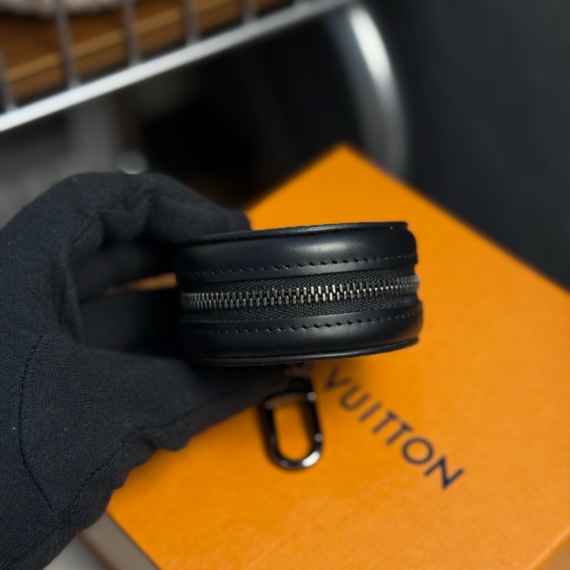 （蒐藏品）Lv 黑老花零錢包 化妝包 耳機包-4