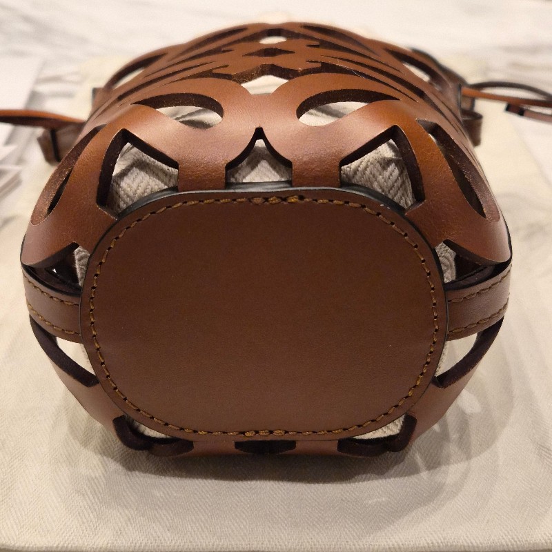 Loewe褐色logo牛皮束口包 手機包 水桶包-4