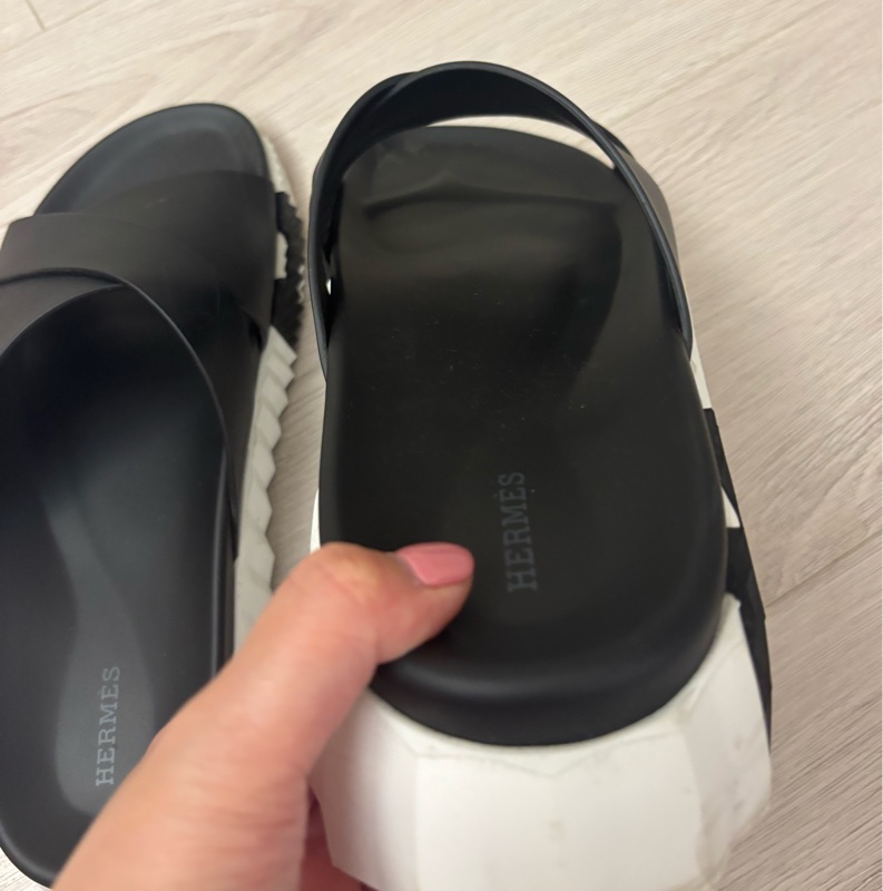 現貨商品 二手商品 專櫃正貨 HERMES 經典男版黑色拖鞋 尺寸44.5公分-45公分可穿-13