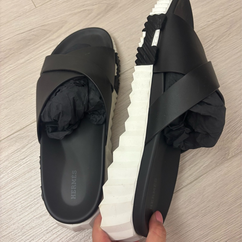 現貨商品 二手商品 專櫃正貨 HERMES 經典男版黑色拖鞋 尺寸44.5公分-45公分可穿-17