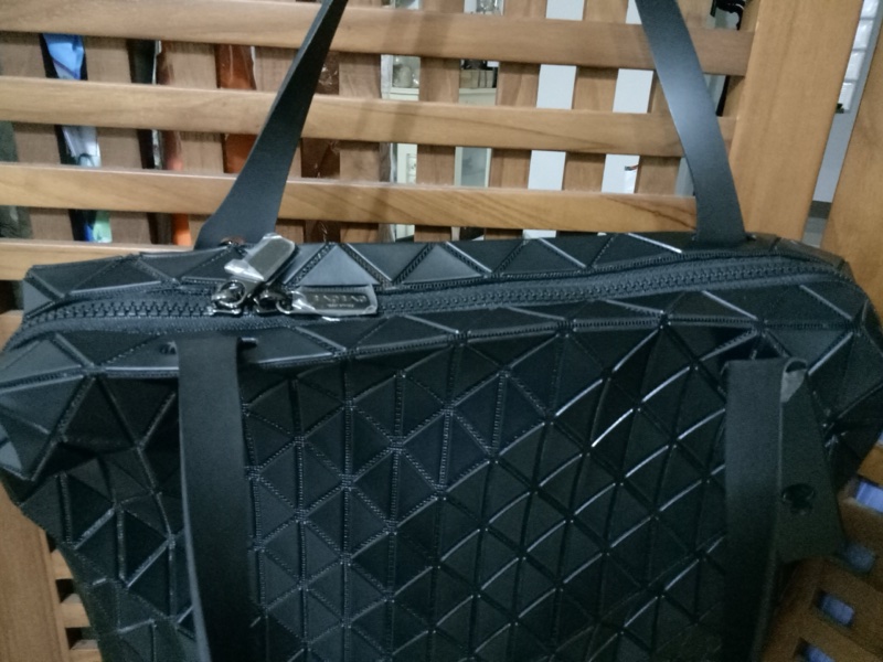 日本帶回BAOBAO皮質壓印幾何公事包 手提包 日本製 全新現貨配件齊-3