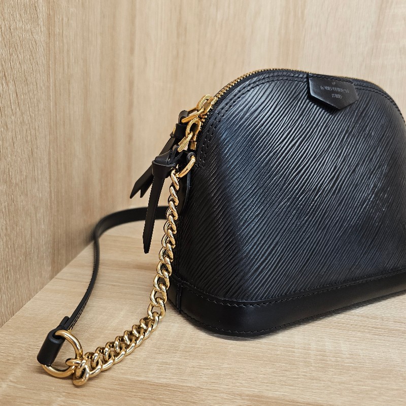 [絕版品耐看好物❣️] LV黑Epi AlmaMini拉鏈斜背包-1