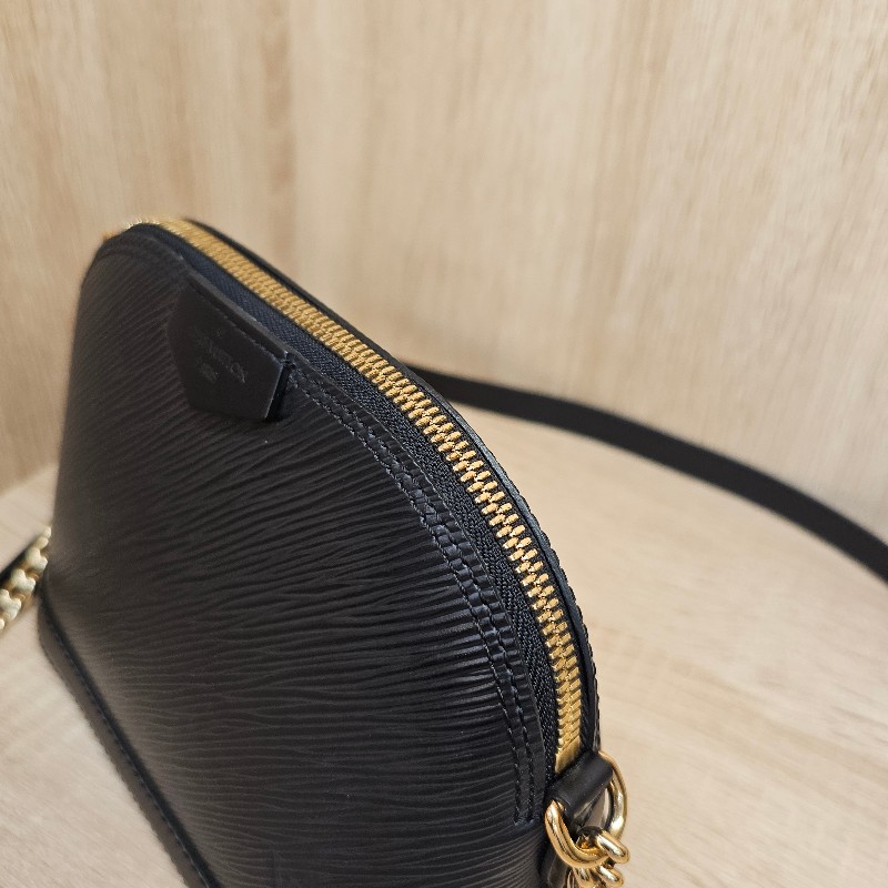 [絕版品耐看好物❣️] LV黑Epi AlmaMini拉鏈斜背包-3