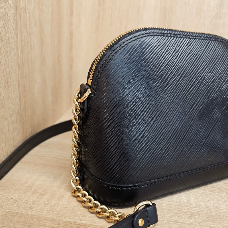 [絕版品耐看好物❣️] LV黑Epi AlmaMini拉鏈斜背包-5