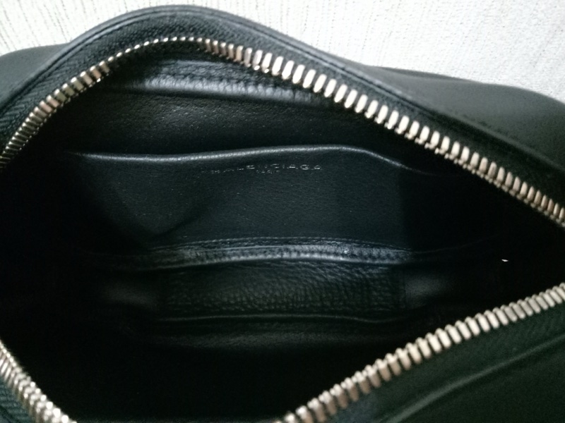 BALENCIAGA皮革斜背包（黑）附防塵袋 全新現貨時尚小廢包-3