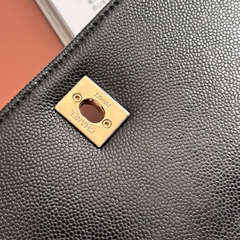 ::CHANEL:: Affinity Flap 黑色荔枝牛皮金轉釦經典郵差包手提/斜背包 大款-19