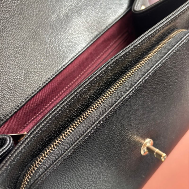 ::CHANEL:: Affinity Flap 黑色荔枝牛皮金轉釦經典郵差包手提/斜背包 大款-28