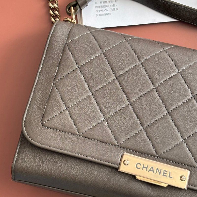 ::CHANEL:: A93703 灰色菱格牛皮金牌下蓋手提側背包 兩用包 上班包 商務包-2
