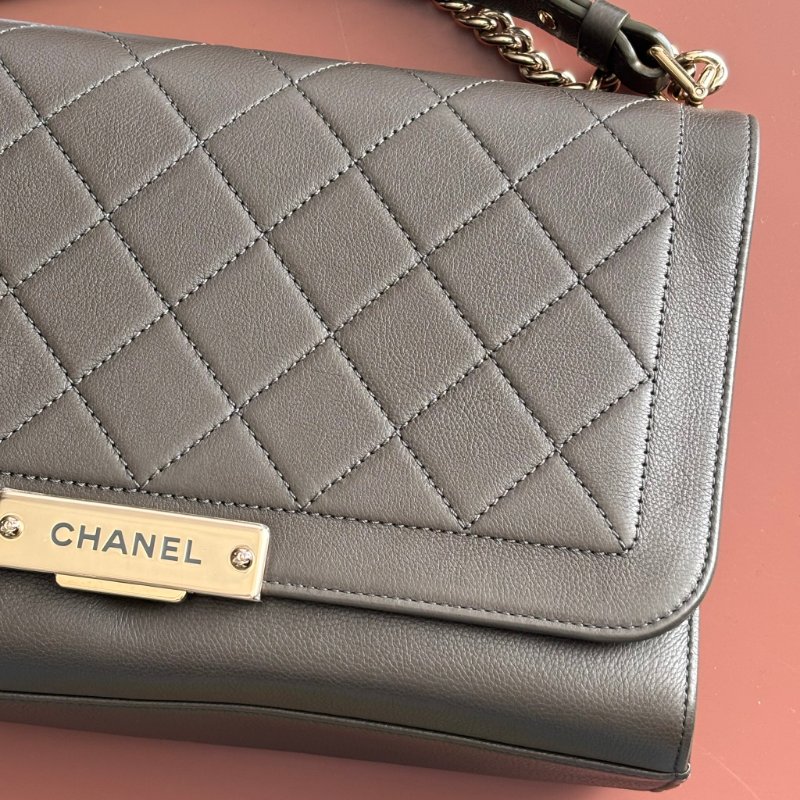 ::CHANEL:: A93703 灰色菱格牛皮金牌下蓋手提側背包 兩用包 上班包 商務包-3