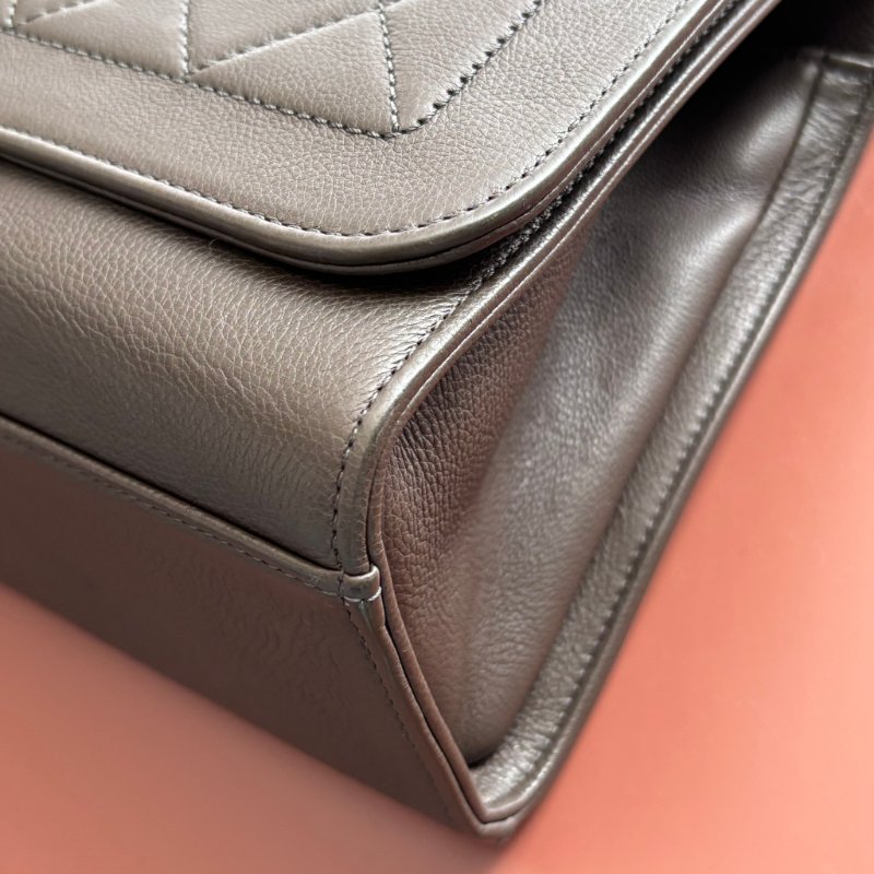 ::CHANEL:: A93703 灰色菱格牛皮金牌下蓋手提側背包 兩用包 上班包 商務包-10