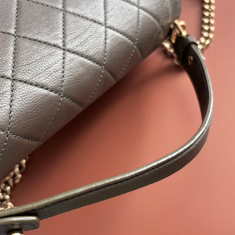 ::CHANEL:: A93703 灰色菱格牛皮金牌下蓋手提側背包 兩用包 上班包 商務包-22
